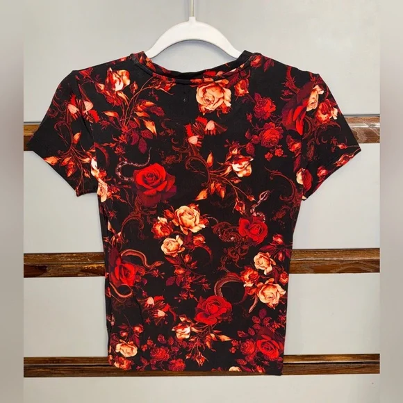 L'AGENCE Ressi Baroque Floral Tee 🌹 Red and Black 🌹Short Sleeve 🌹Size XXS 🌹 NWT - Picture 8 of 9